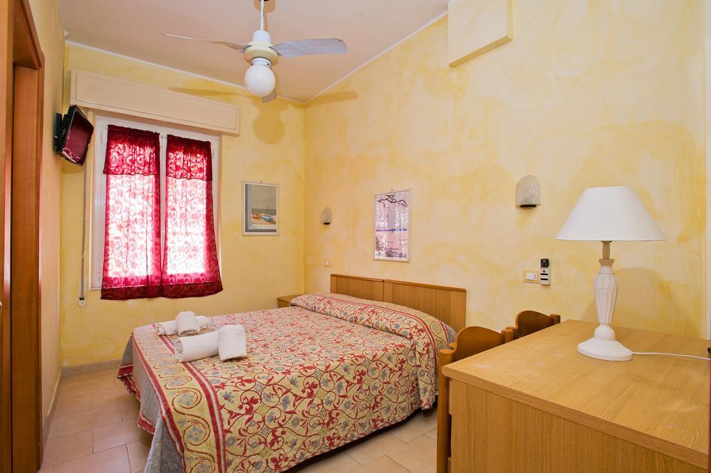 Hotel Lido Pietra Ligure Cameră foto