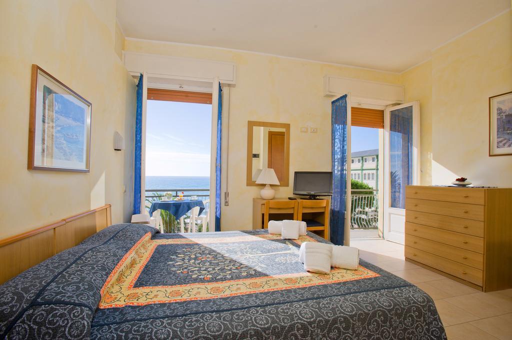Hotel Lido Pietra Ligure Cameră foto