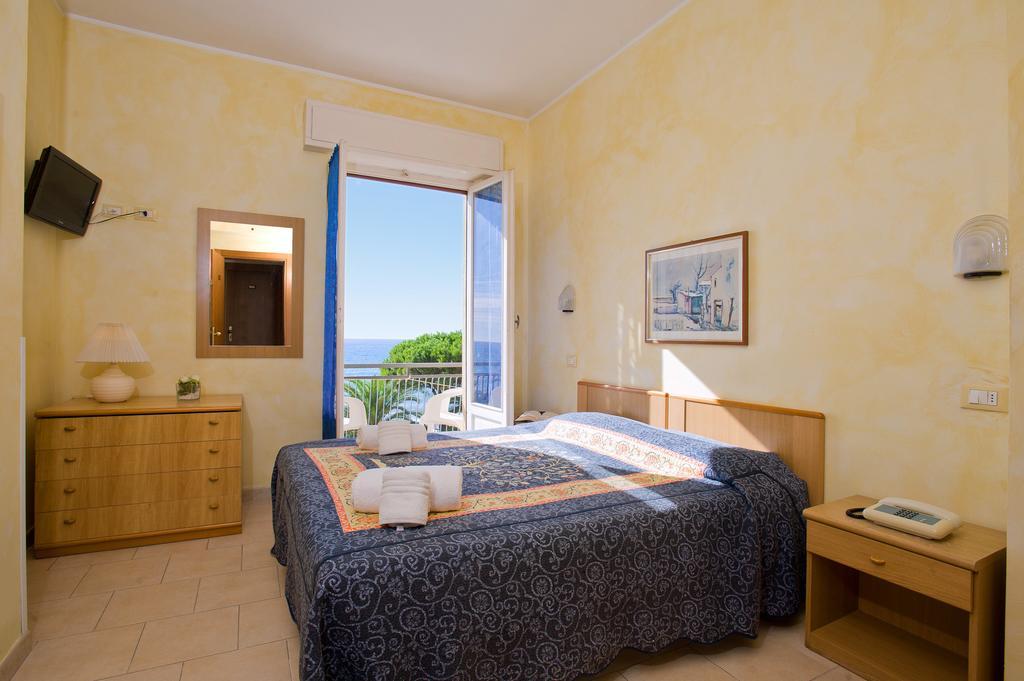 Hotel Lido Pietra Ligure Cameră foto